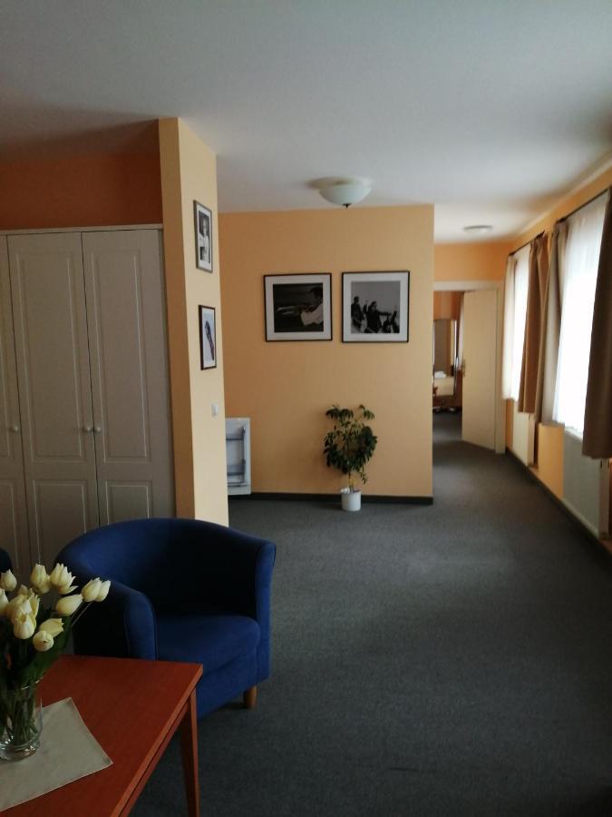 Apartmany Cesky Dvur Марианске-Лазне Экстерьер фото